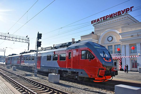 Свердловские пенсионеры с начала апреля совершили более 100 тысяч льготных поездок на электричках